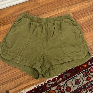 Universal threads shorts